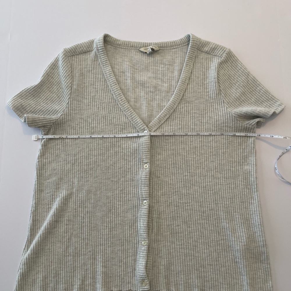 Women's Gray Ribbed Button-Up Top - Picture 2 of 5